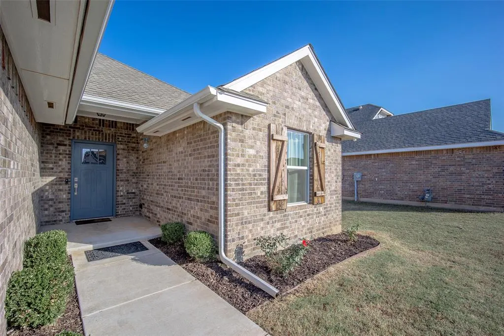 Photo 2 — 1116 Vermont Avenue, Newcastle, OK 73065