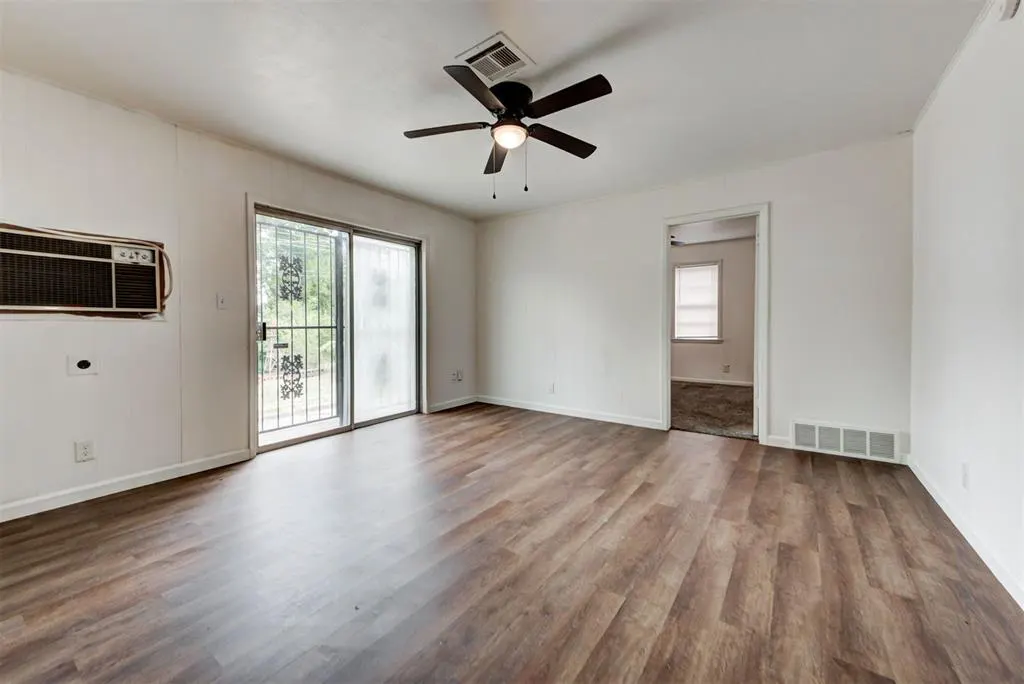 Photo 12 — 2213 E Madison Street, Oklahoma City, OK 73111