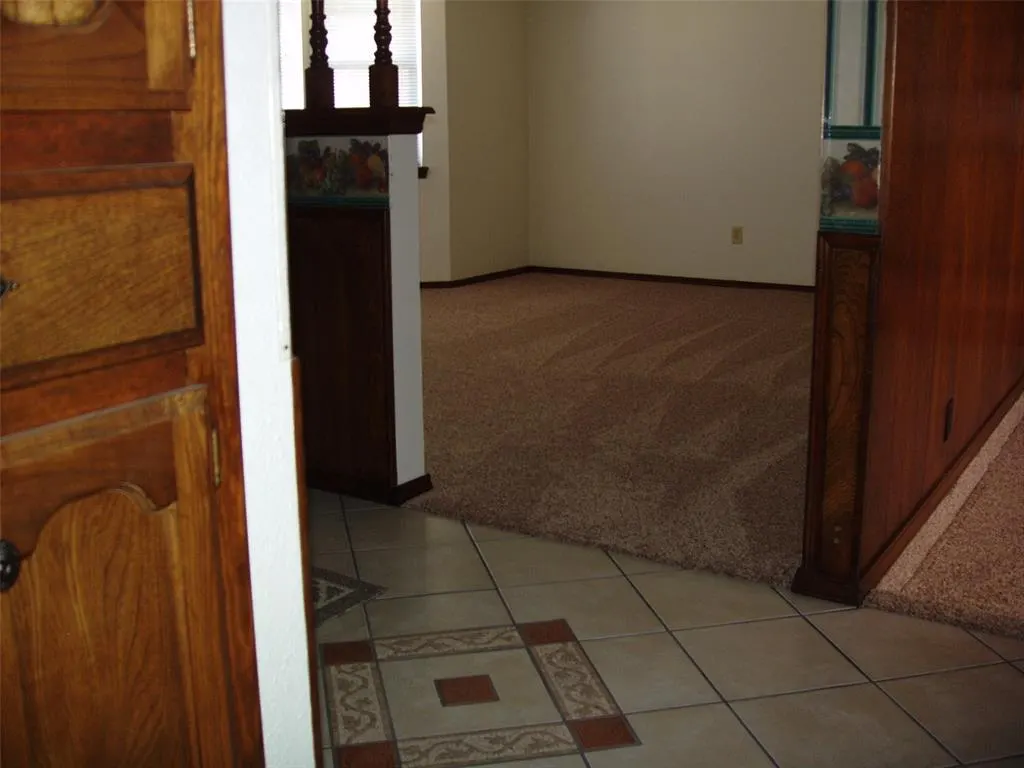 Photo 3 — 1716 Sandalwood Drive, Norman, OK 73071