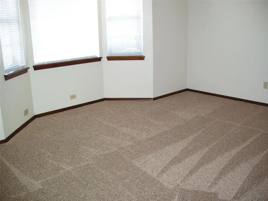 Photo 4 — 1716 Sandalwood Drive, Norman, OK 73071