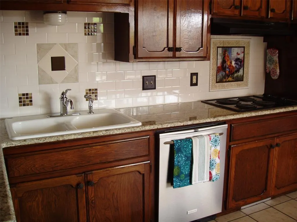 Photo 10 — 1716 Sandalwood Drive, Norman, OK 73071