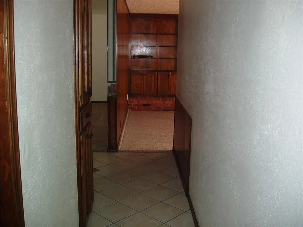 Photo 11 — 1716 Sandalwood Drive, Norman, OK 73071