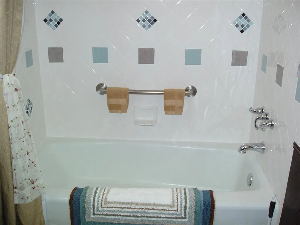 Photo 12 — 1716 Sandalwood Drive, Norman, OK 73071