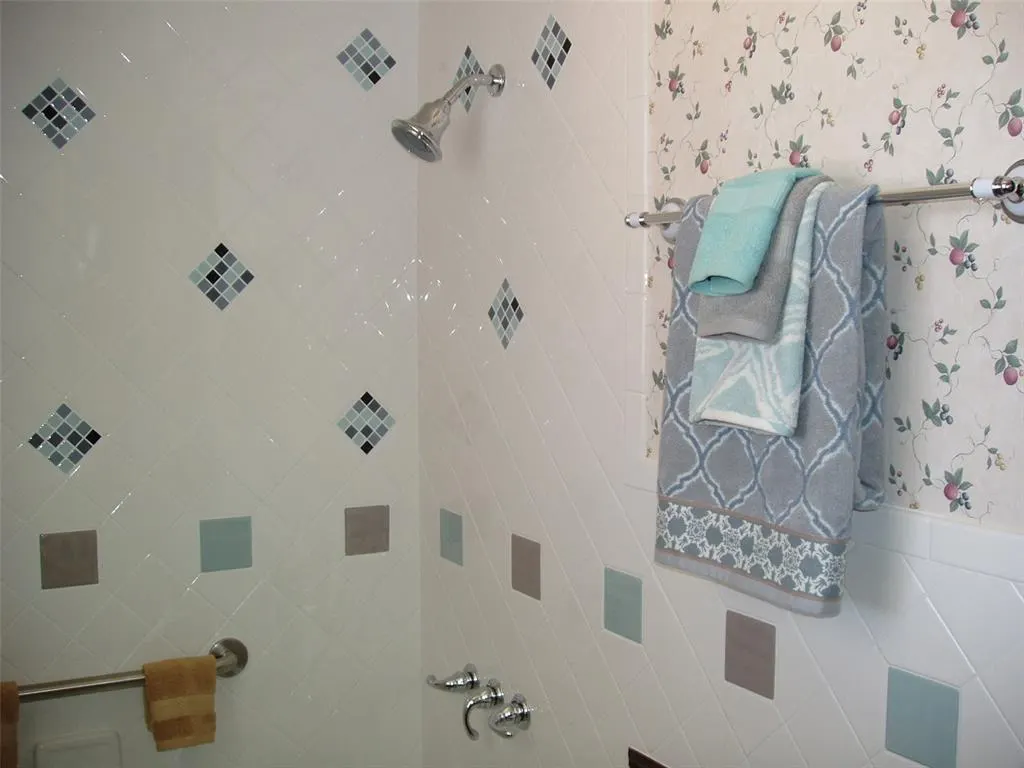 Photo 14 — 1716 Sandalwood Drive, Norman, OK 73071