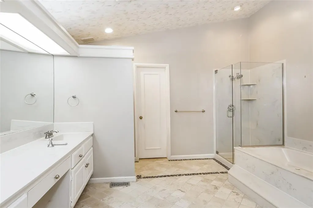Photo 11 — Address unavailable, Oklahoma City, OK 73131