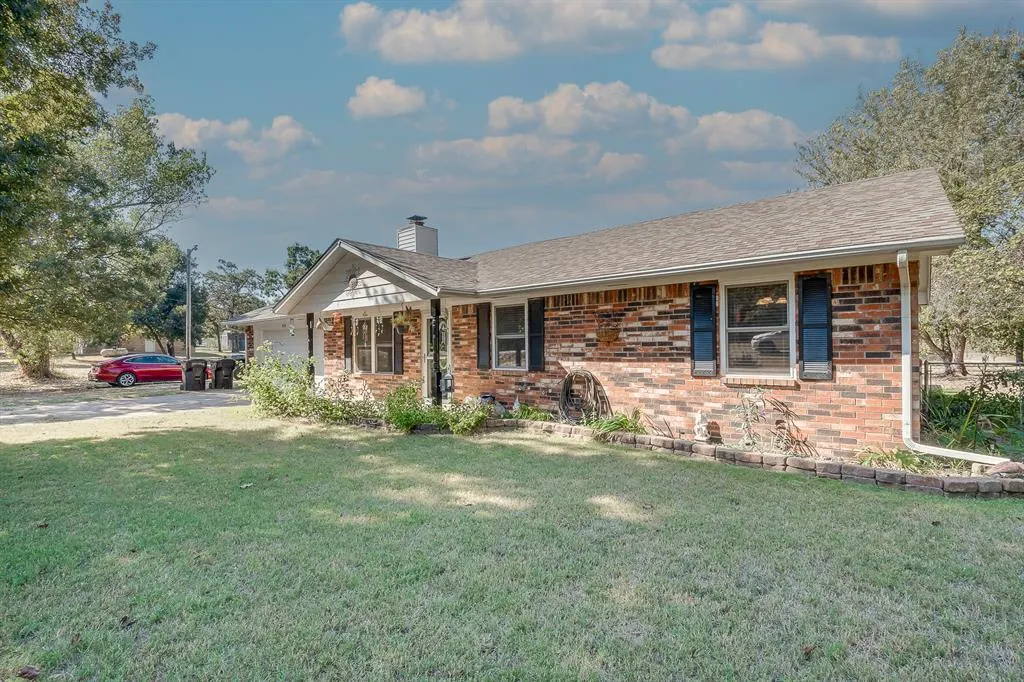 Photo 3 — 118 Connolly Drive, McLoud, OK 74851