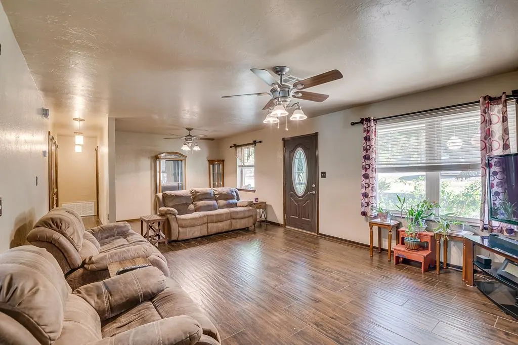 Photo 10 — 118 Connolly Drive, McLoud, OK 74851