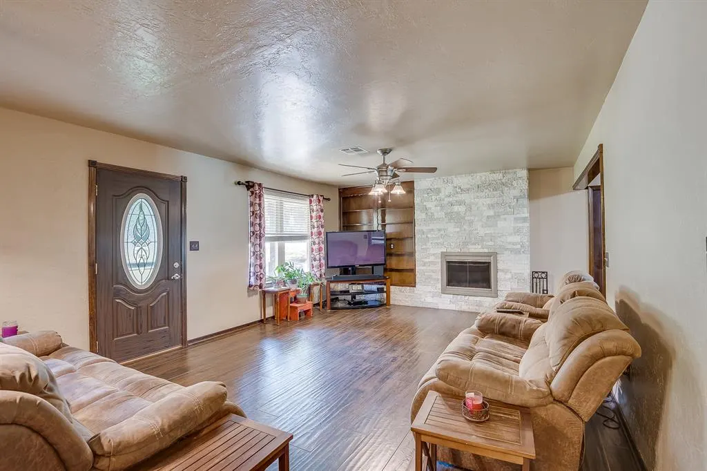 Photo 11 — 118 Connolly Drive, McLoud, OK 74851