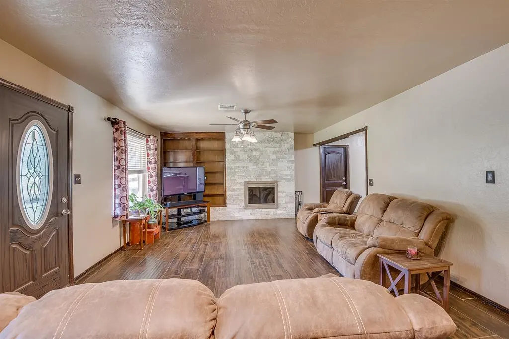 Photo 12 — 118 Connolly Drive, McLoud, OK 74851