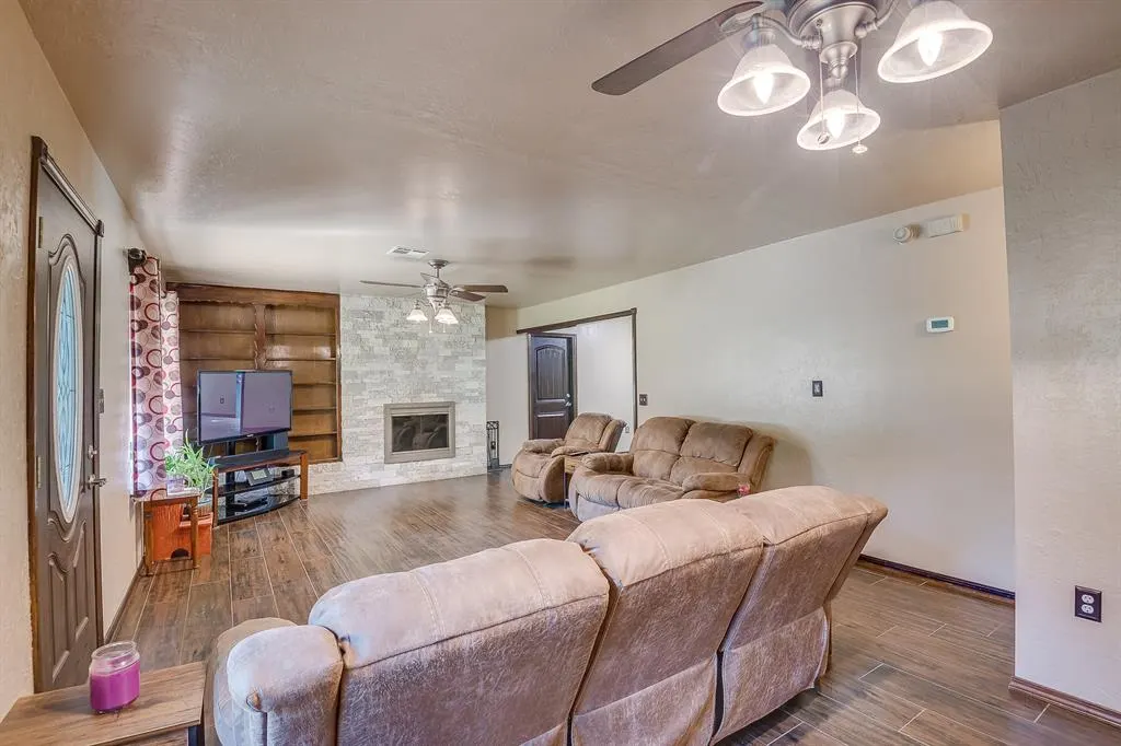 Photo 13 — 118 Connolly Drive, McLoud, OK 74851