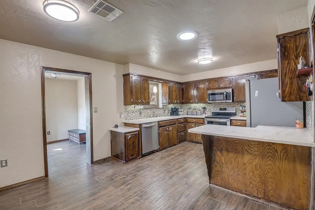 Photo 14 — 118 Connolly Drive, McLoud, OK 74851