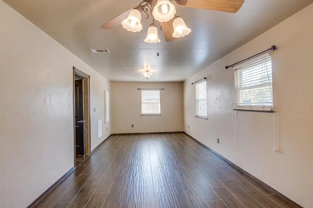 Photo 25 — 118 Connolly Drive, McLoud, OK 74851