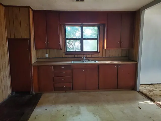 Photo 7 — 1706 SE 59th Street, Valley Brook, OK 73129