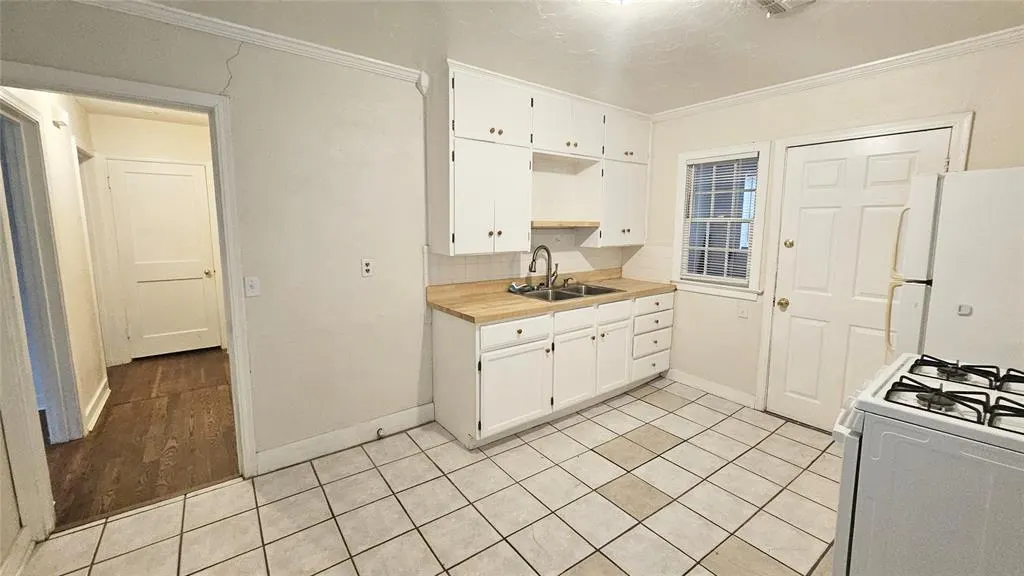 Photo 8 — 2300 NW 31st Street, Oklahoma City, OK 73112