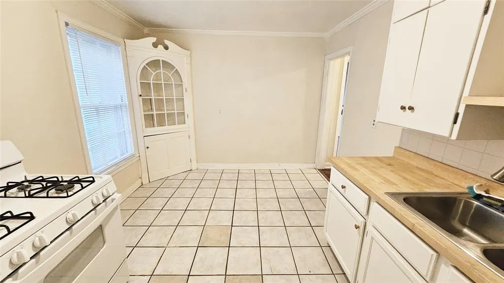 Photo 10 — 2300 NW 31st Street, Oklahoma City, OK 73112