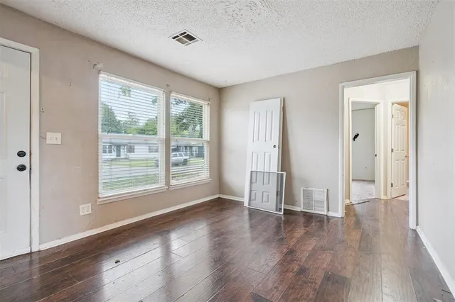 Photo 7 — 3264 SW 49th Street, Oklahoma City, OK 73119
