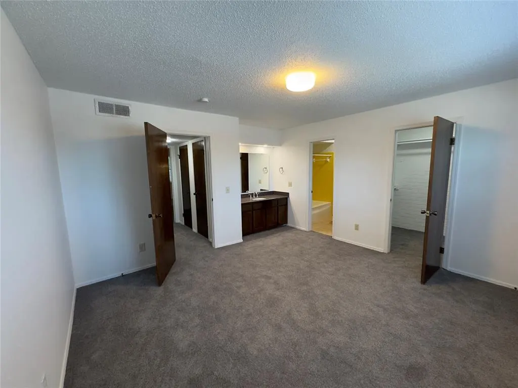 Photo 31 — 3325 Brookhollow Court, Oklahoma City, OK 73120