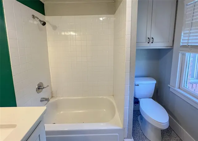 Photo 7 — 1808 N Robinson Avenue, Oklahoma City, OK 73103