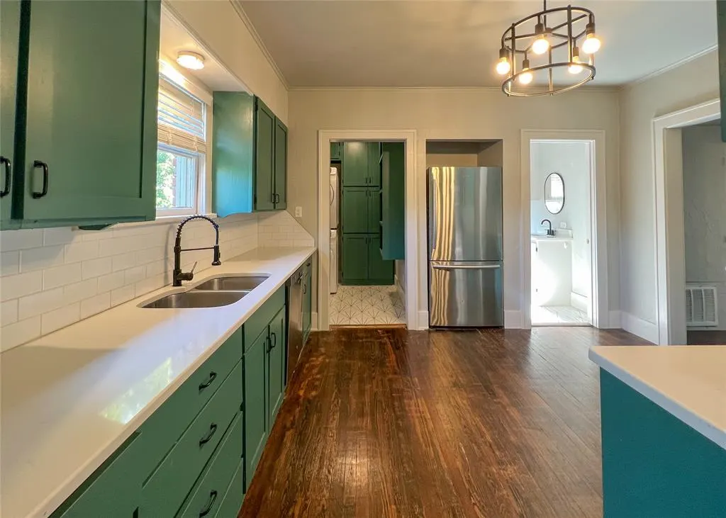 Photo 11 — 1808 N Robinson Avenue, Oklahoma City, OK 73103