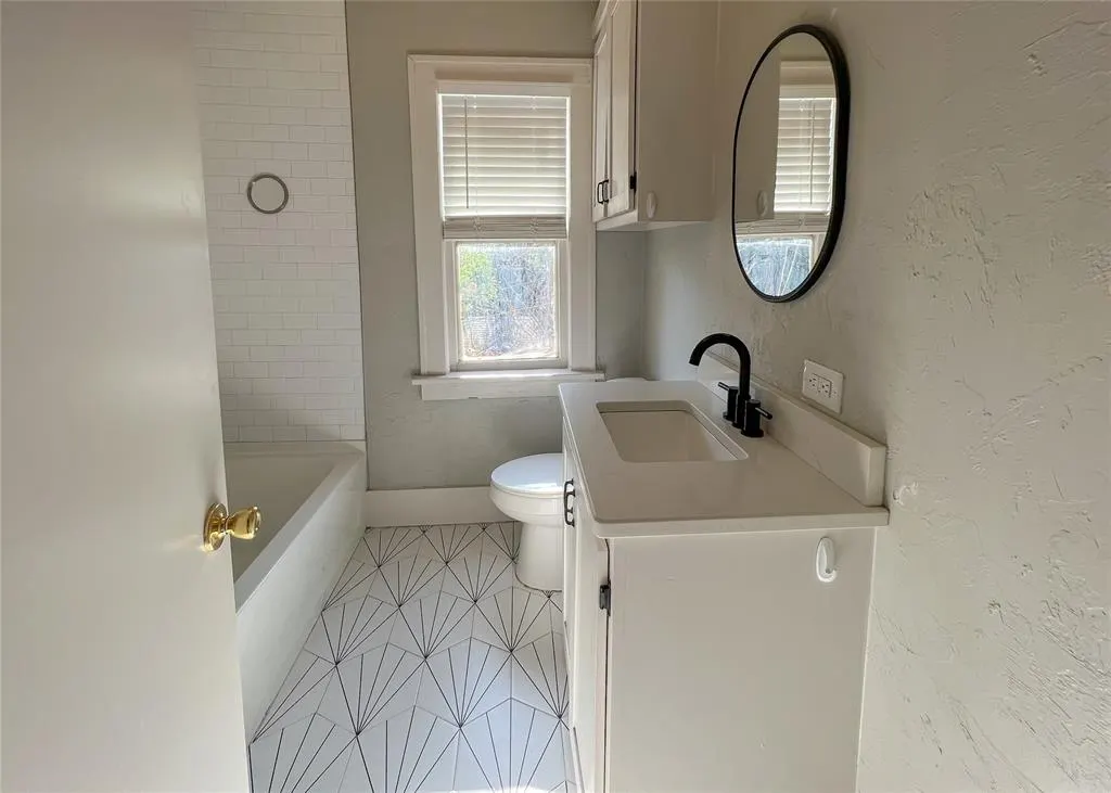 Photo 16 — 1808 N Robinson Avenue, Oklahoma City, OK 73103