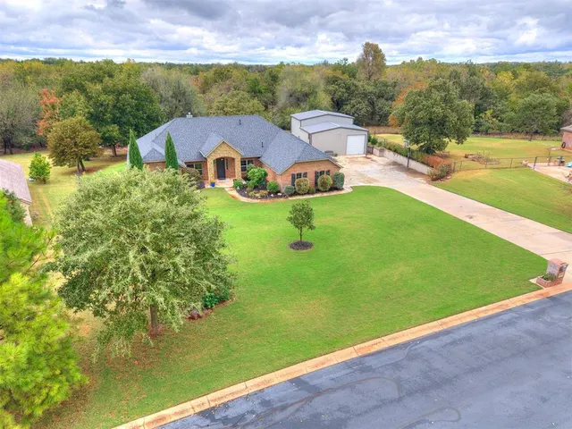 Front exterior — 11019 Green Meadows Drive, Edmond, OK 73025