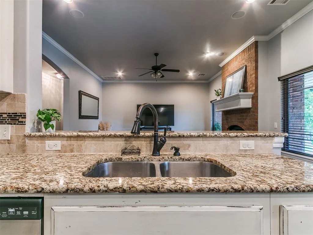 Photo 8 — 11019 Green Meadows Drive, Edmond, OK 73025