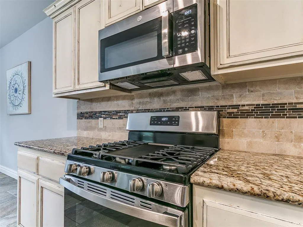 Photo 9 — 11019 Green Meadows Drive, Edmond, OK 73025