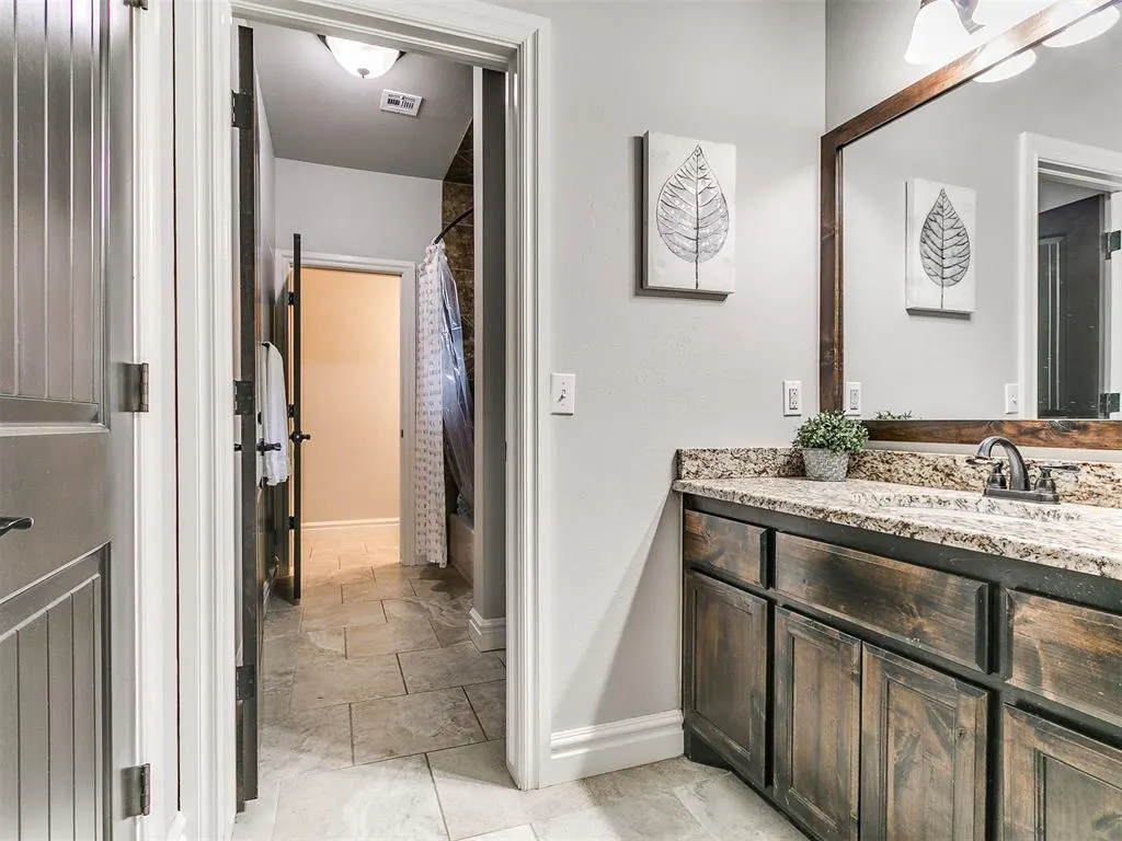Photo 12 — 11019 Green Meadows Drive, Edmond, OK 73025
