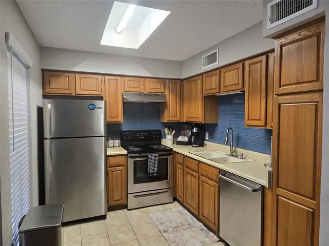 Photo 8 — 11520 N May Avenue C 105, Oklahoma City, OK 73120