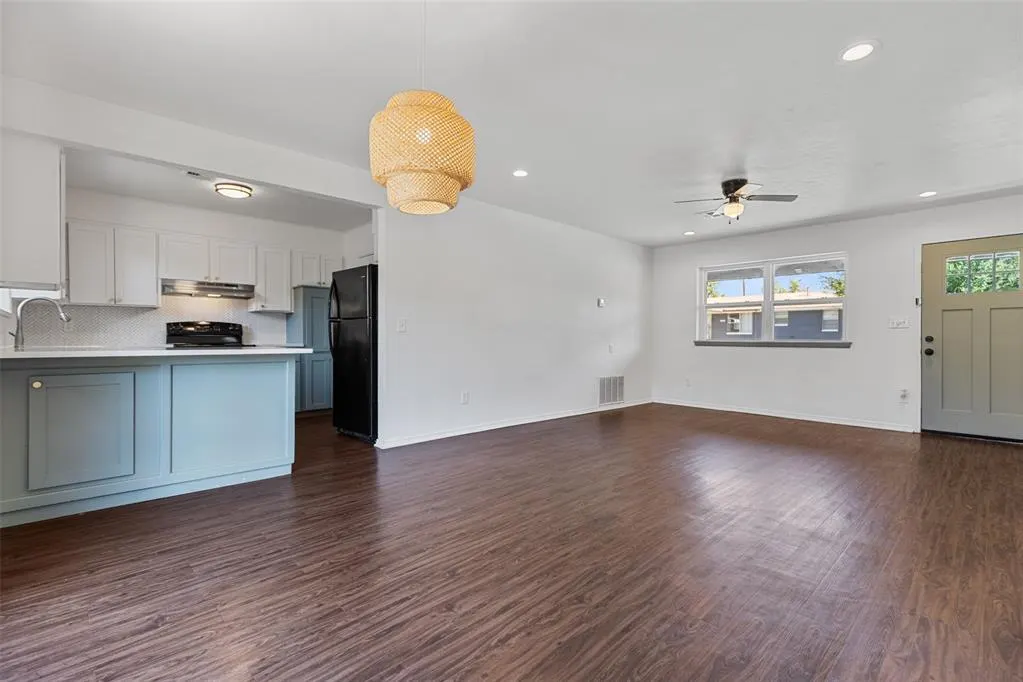 Photo 2 — 1300 NW 102nd Street, Oklahoma City, OK 73114