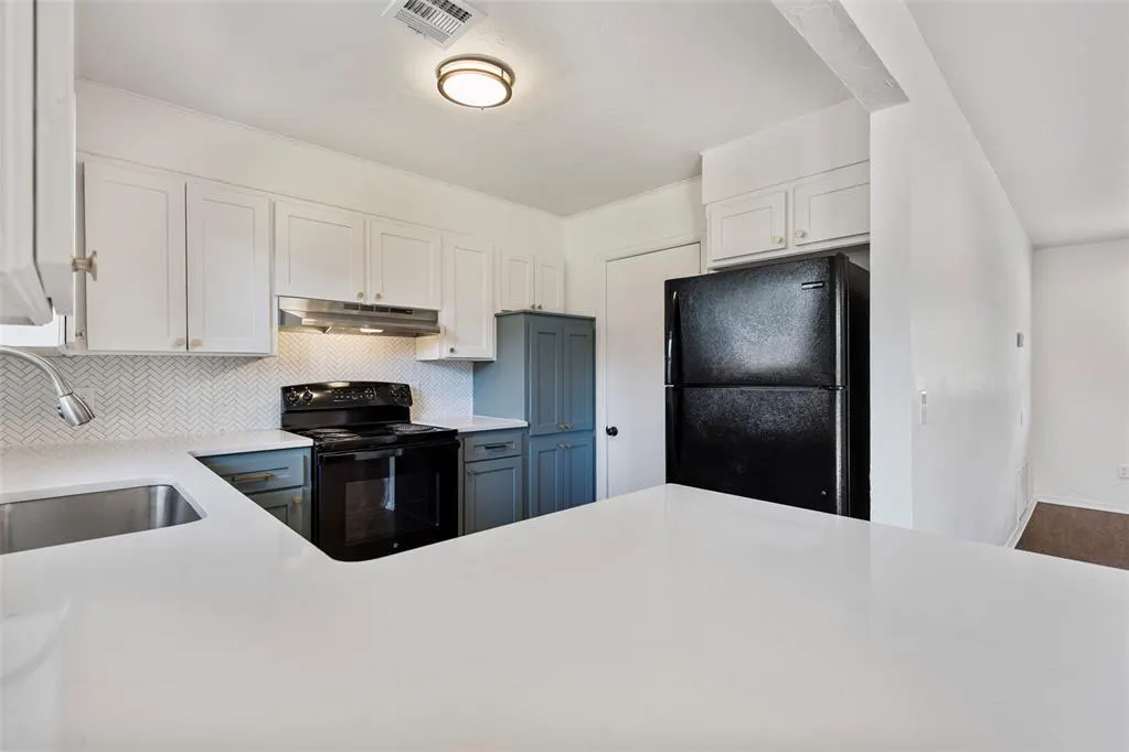 Photo 5 — 1300 NW 102nd Street, Oklahoma City, OK 73114