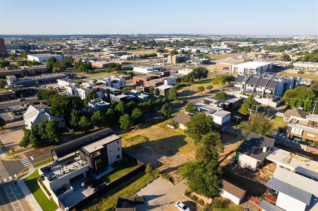 Photo 5 — 817 NW 7th Street, Oklahoma City, OK 73106