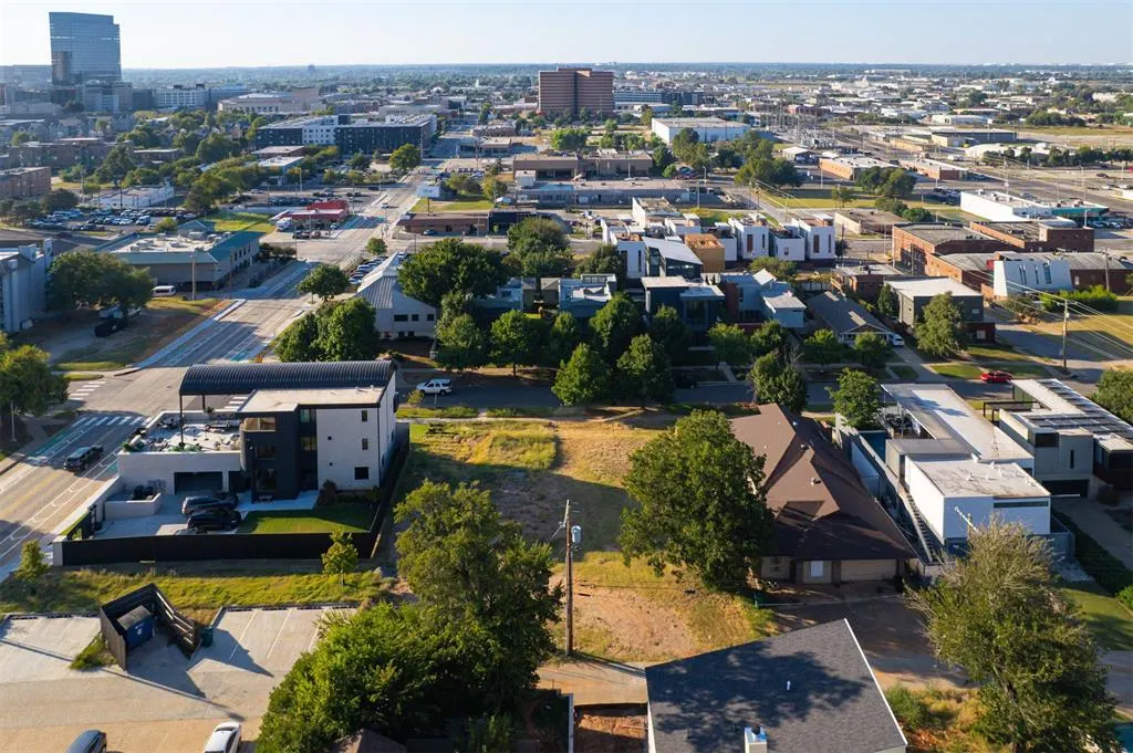 Photo 6 — 817 NW 7th Street, Oklahoma City, OK 73106