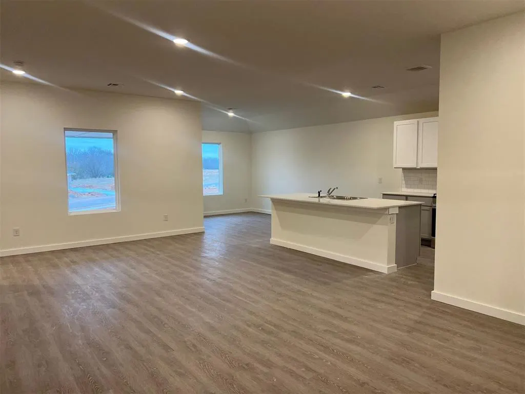 Photo 2 — 1751 SE 20th Street, Newcastle, OK 73065