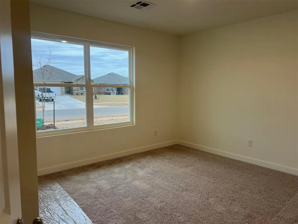 Photo 9 — 1751 SE 20th Street, Newcastle, OK 73065