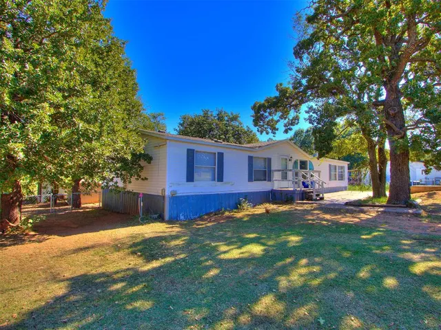 Photo 2 — 1148 S Adams Avenue, Blanchard, OK 73010