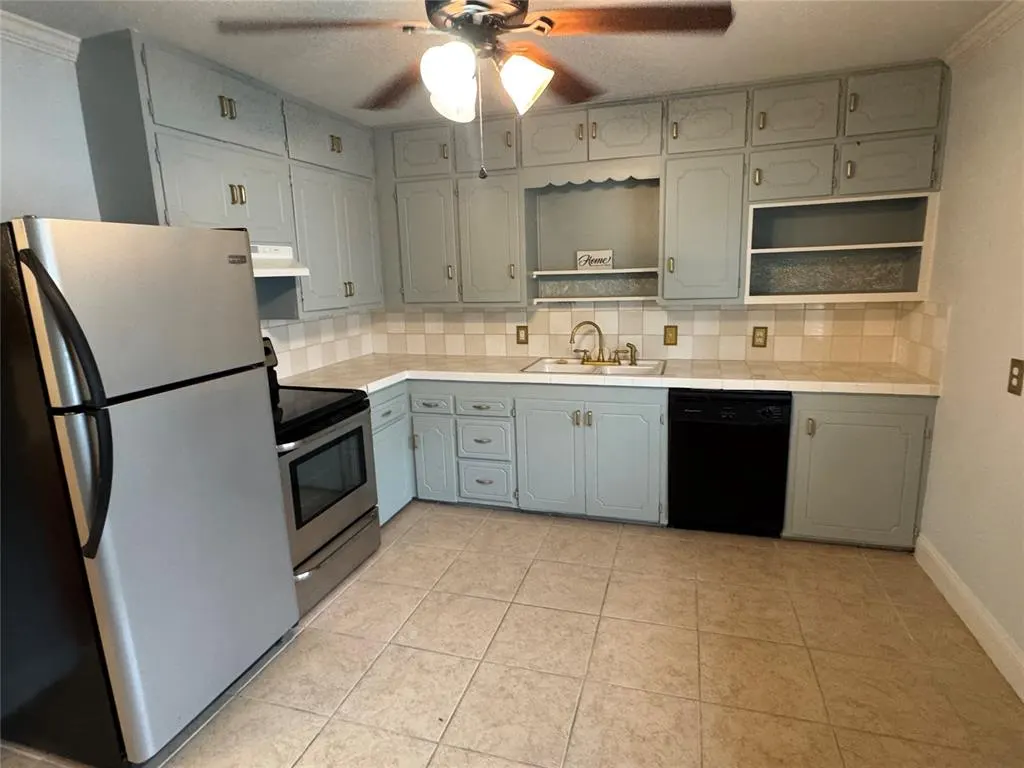 Photo 4 — 722 NW Maxwell Street, Ardmore, OK 73401