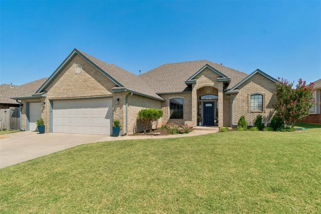 Front exterior — 817 Tea Rose Drive, Yukon, OK 73099
