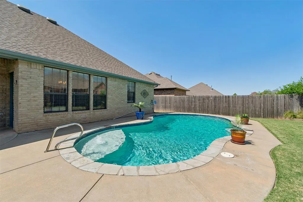 Photo 23 — 817 Tea Rose Drive, Yukon, OK 73099