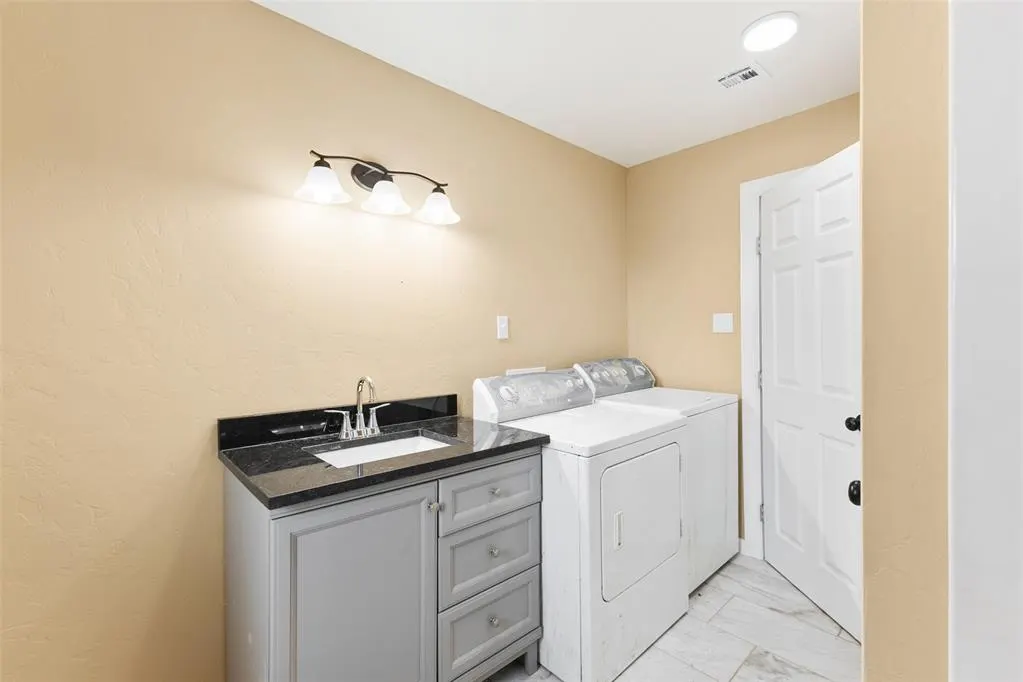 Photo 16 — 1514 W McAlester, Sulphur, OK 73086