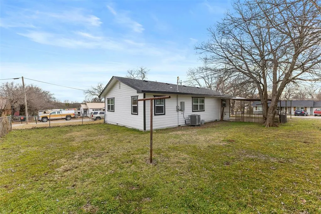 Photo 23 — 1514 W McAlester, Sulphur, OK 73086