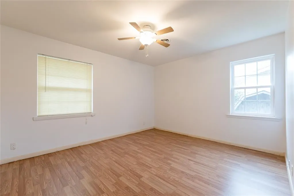 Photo 10 — 220 HOOVER Circle, Elk City, OK 73644