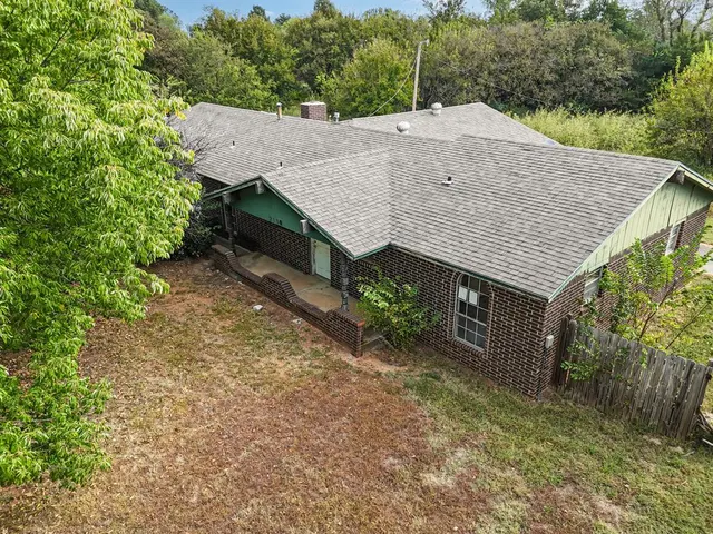Photo 3 — 2100 Oakhollow Drive, Newcastle, OK 73065