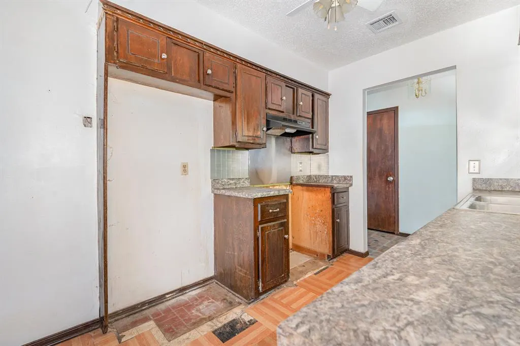 Photo 12 — 2100 Oakhollow Drive, Newcastle, OK 73065