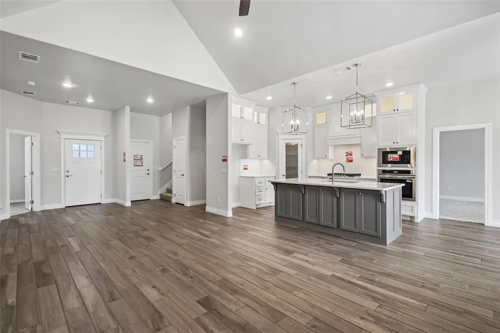 Photo 5 — 10309 SW 56th Street, Mustang, OK 73064