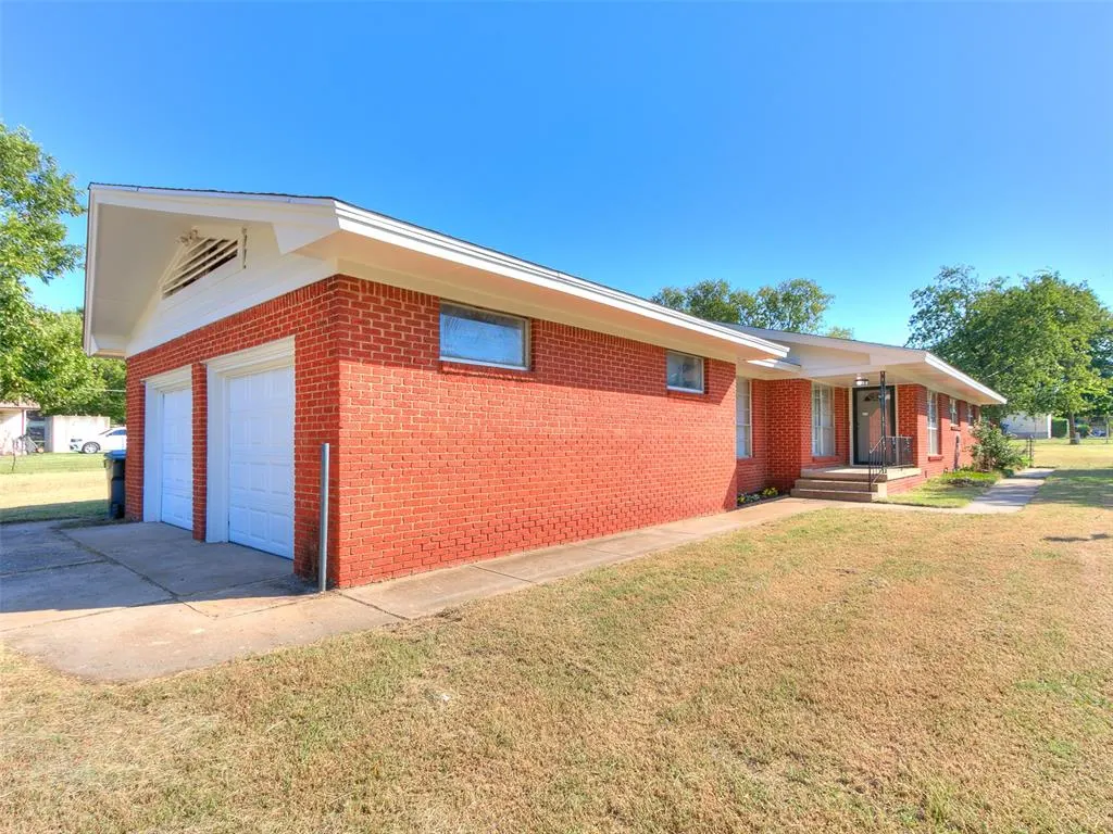Photo 2 — 4613 SW 29th Street, Oklahoma City, OK 73179