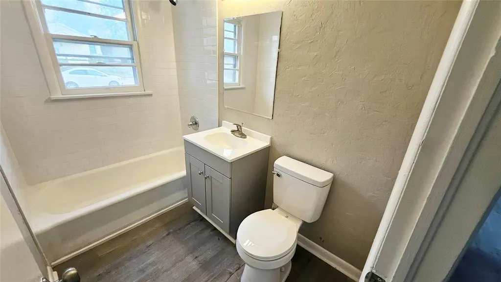 Photo 12 — 3320 NE 14th Street, Oklahoma City, OK 73117