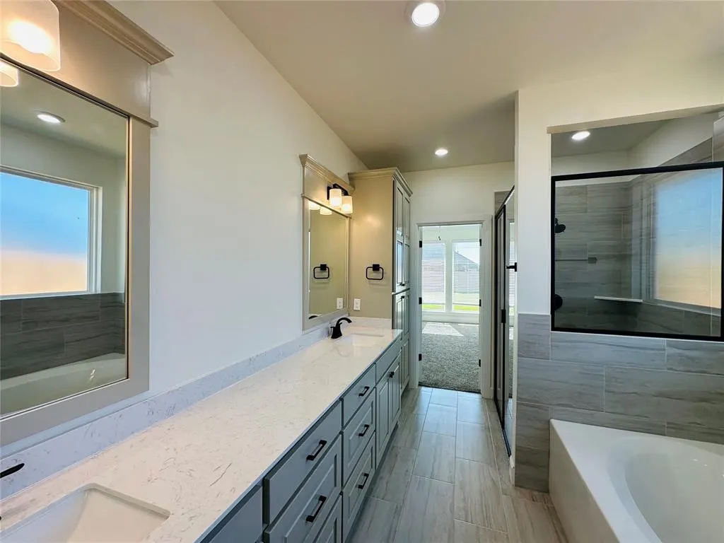 Photo 5 — 2914 Summit Hollow Circle, Norman, OK 73071