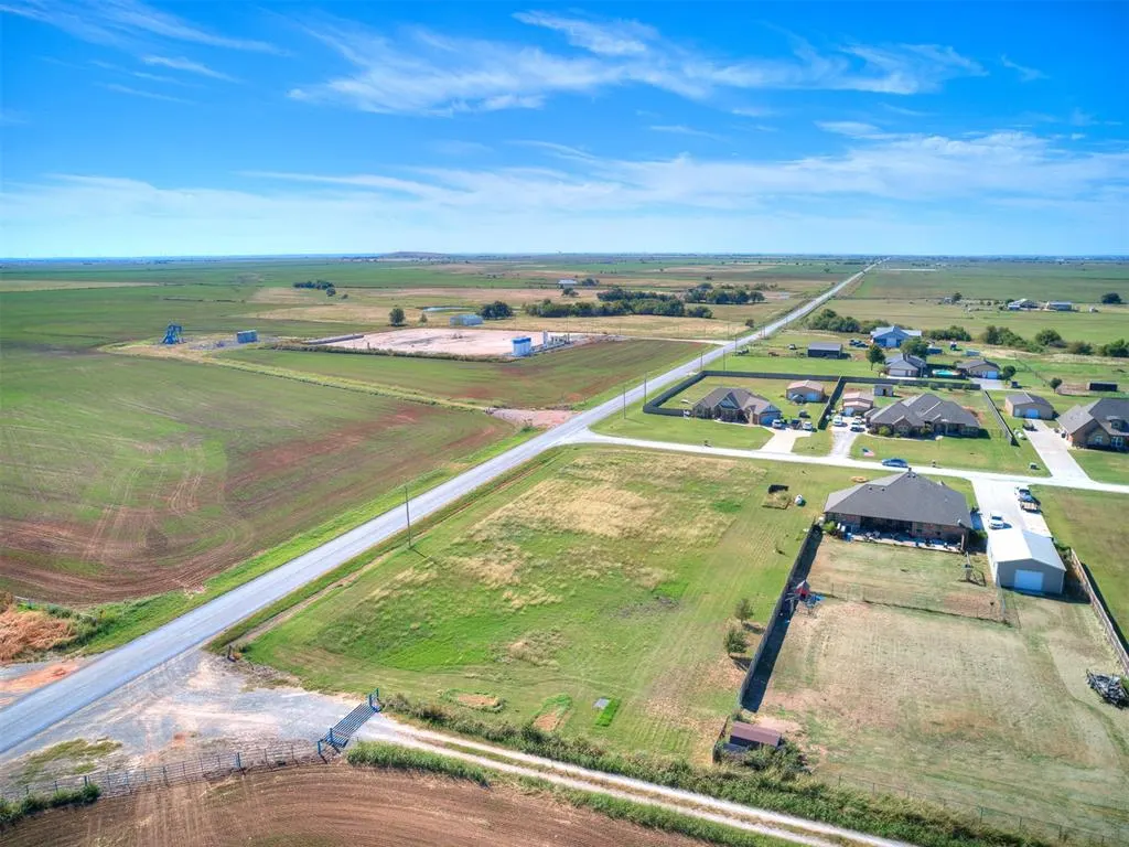 Photo 3 — 7465 Legacy Pointe Circle, El Reno, OK 73036