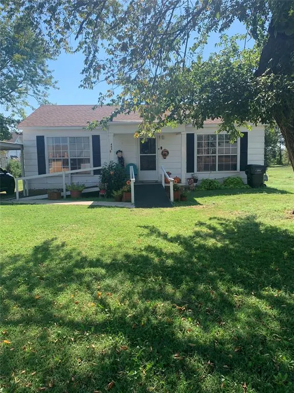 Front exterior — 405 W Ponjo Avenue, Fort Cobb, OK 73038